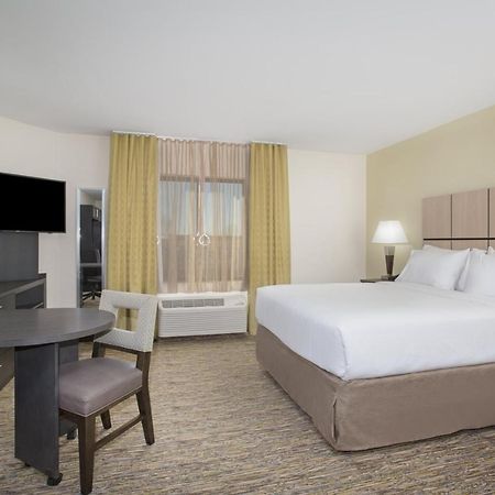 Candlewood Suites Pueblo By Ihg Exterior photo