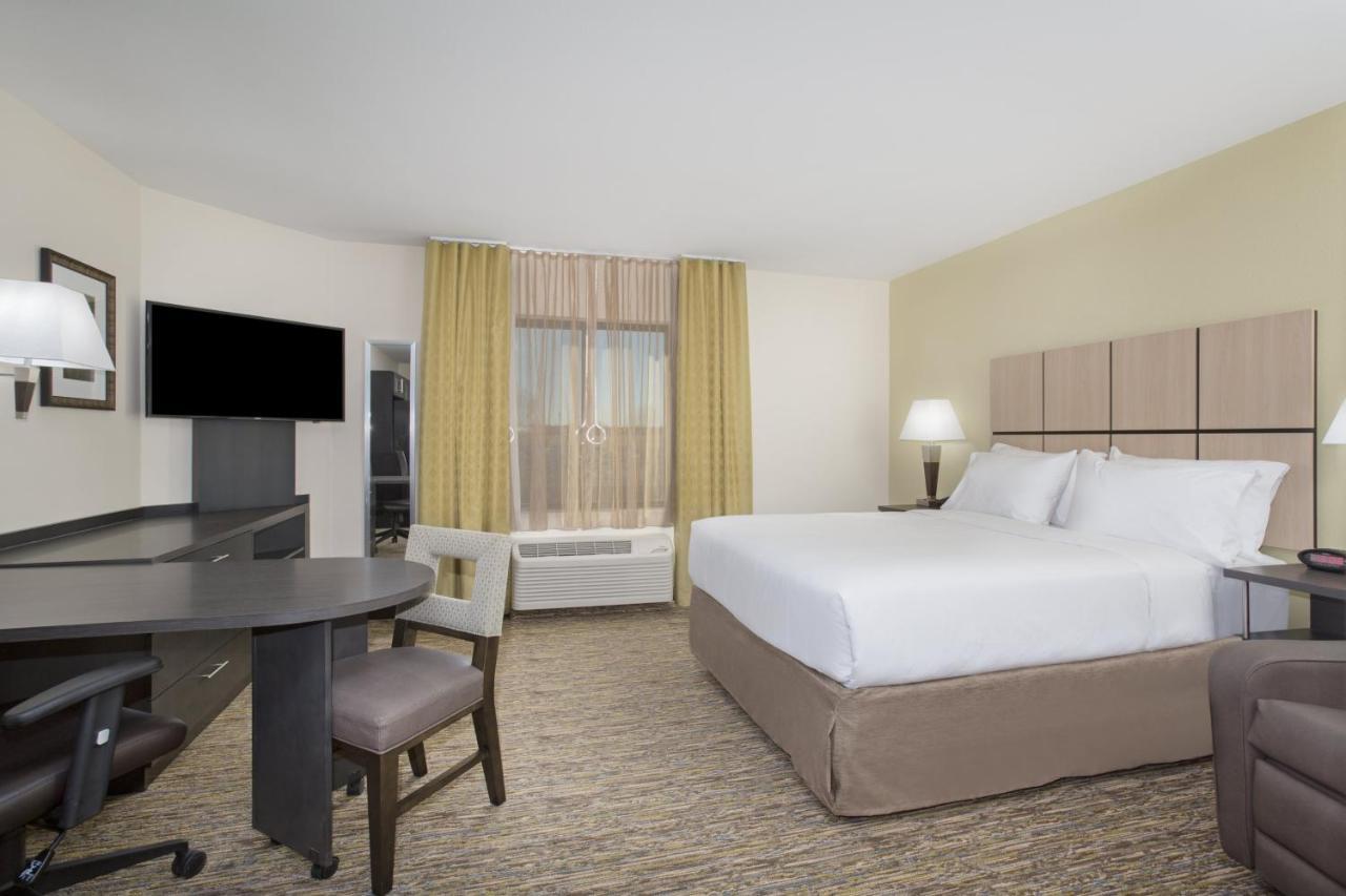 Candlewood Suites Pueblo By Ihg Exterior photo