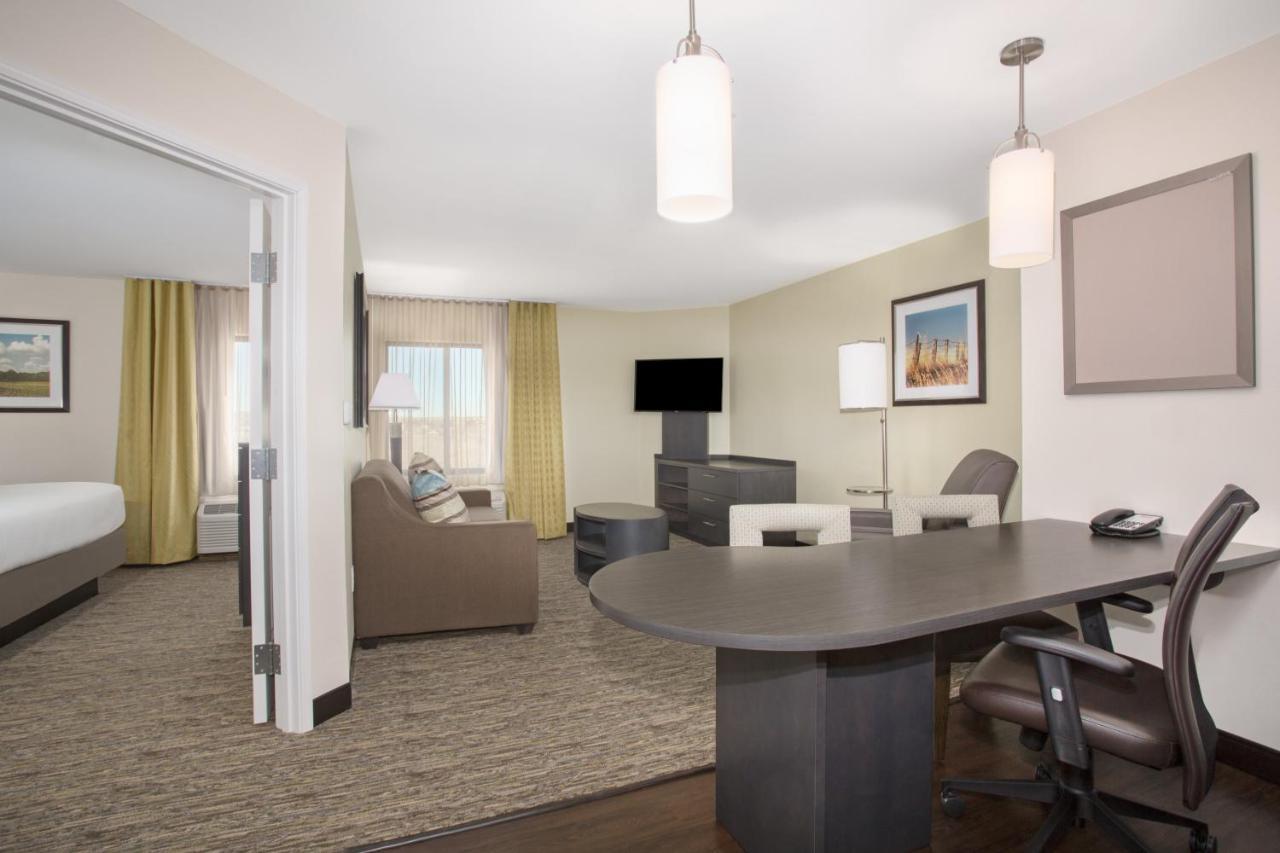 Candlewood Suites Pueblo By Ihg Exterior photo