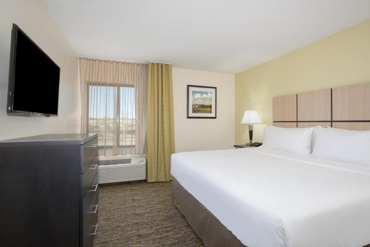 Candlewood Suites Pueblo By Ihg Exterior photo