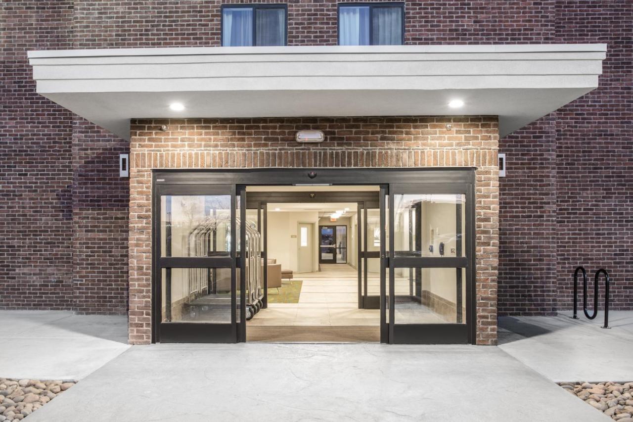 Candlewood Suites Pueblo By Ihg Exterior photo