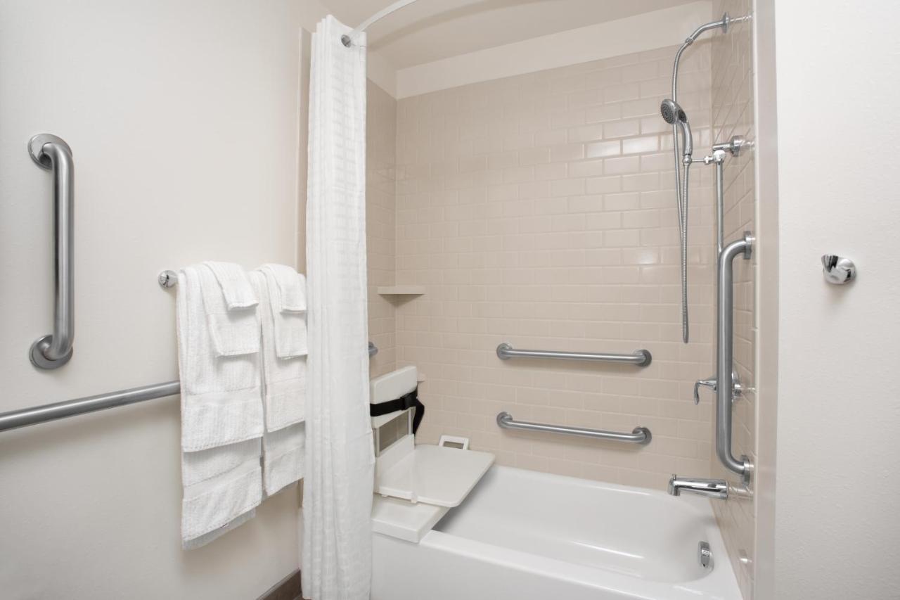 Candlewood Suites Pueblo By Ihg Exterior photo