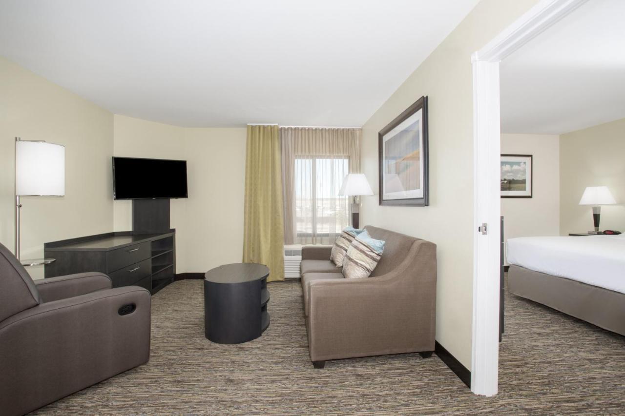 Candlewood Suites Pueblo By Ihg Exterior photo